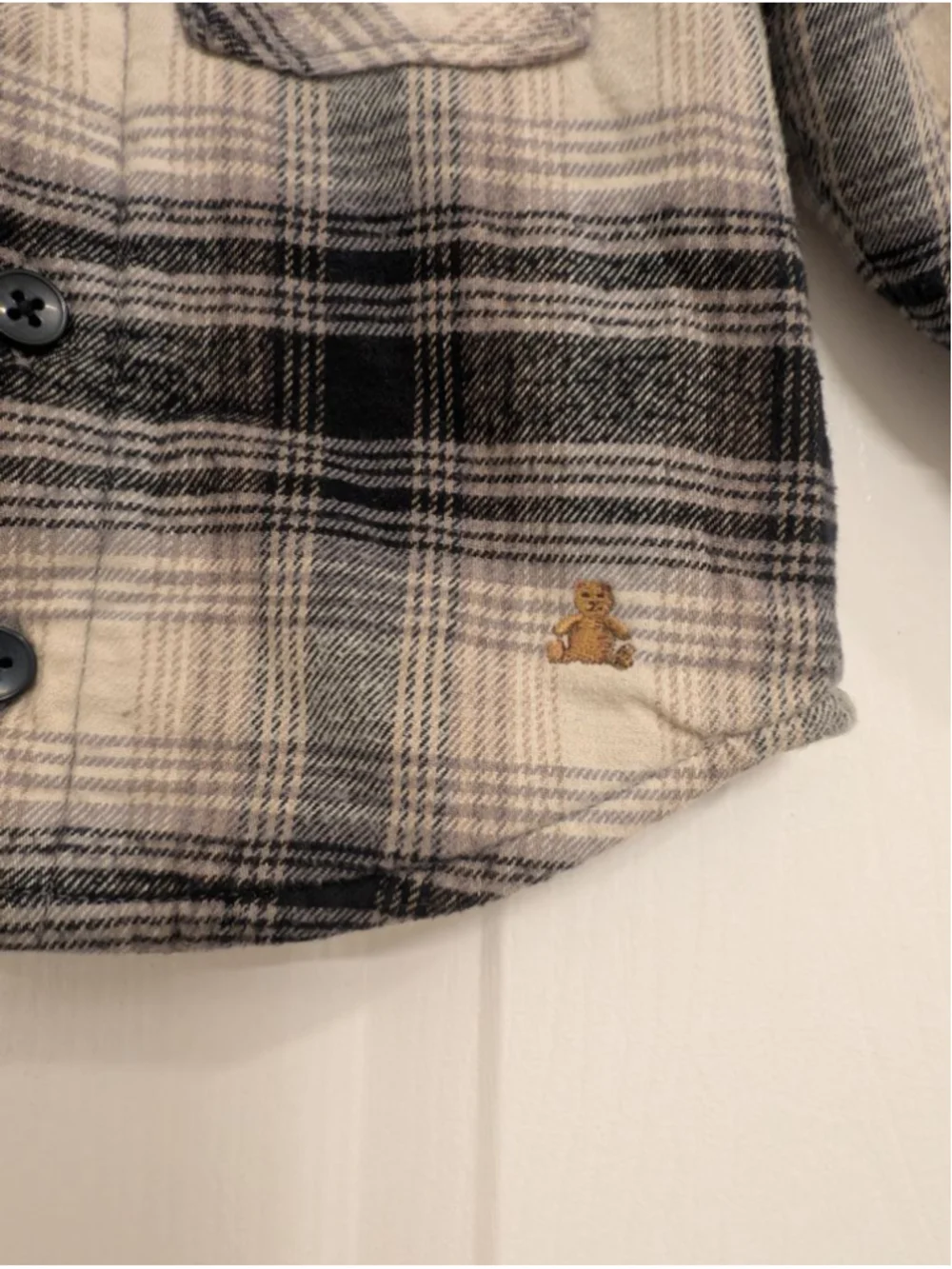 Baby GAP Plaid Button Down Shirt 12-18 Months Black & Beige Bear Logo Shacket
